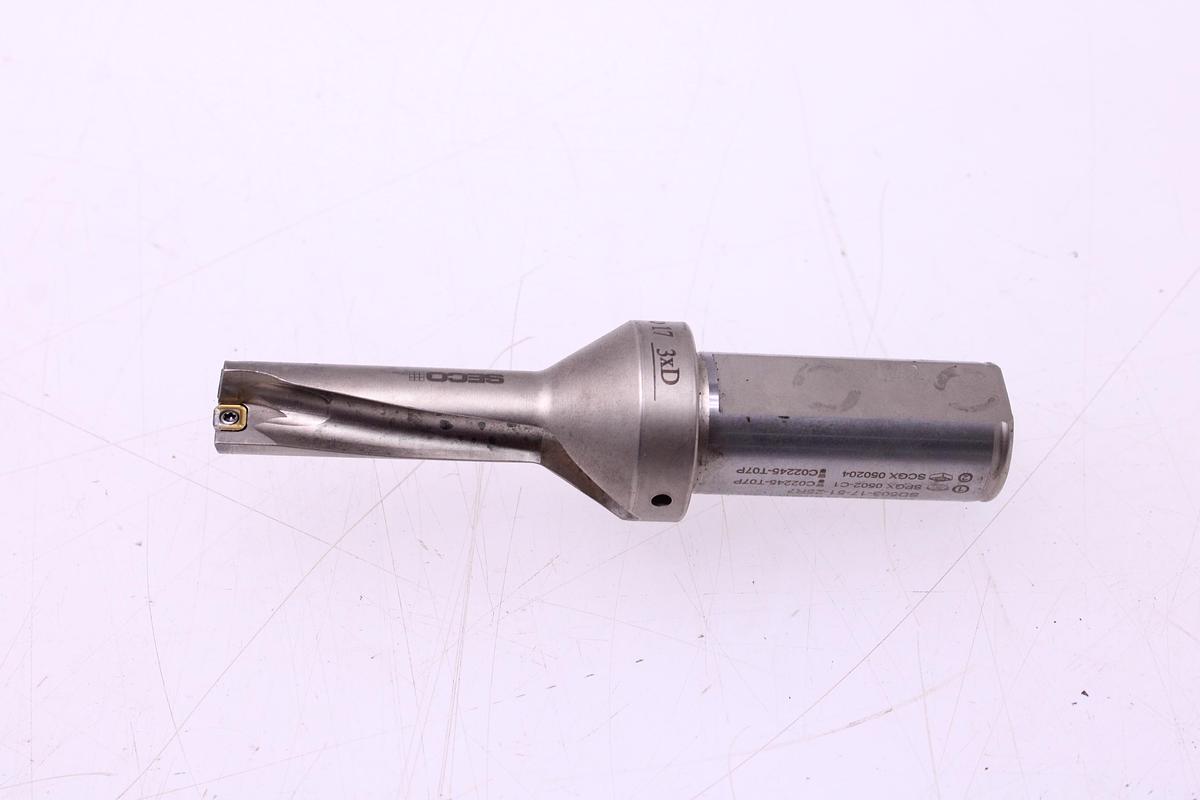 Usado Broca Portaplaquitas SECO SD503-17-51-25R7 + Widias SPGX0502 / SCGX050204