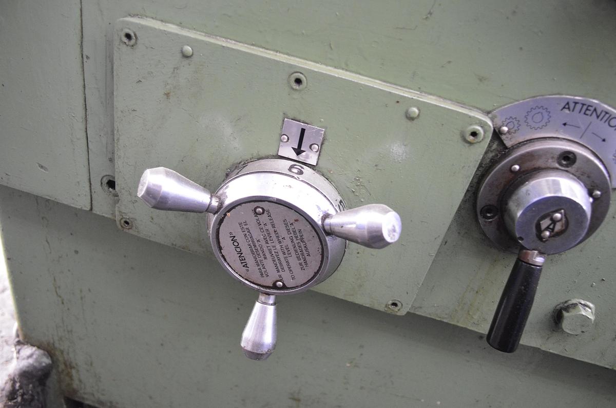 Usado Torno Geminis GE 650 2.000mm e.p