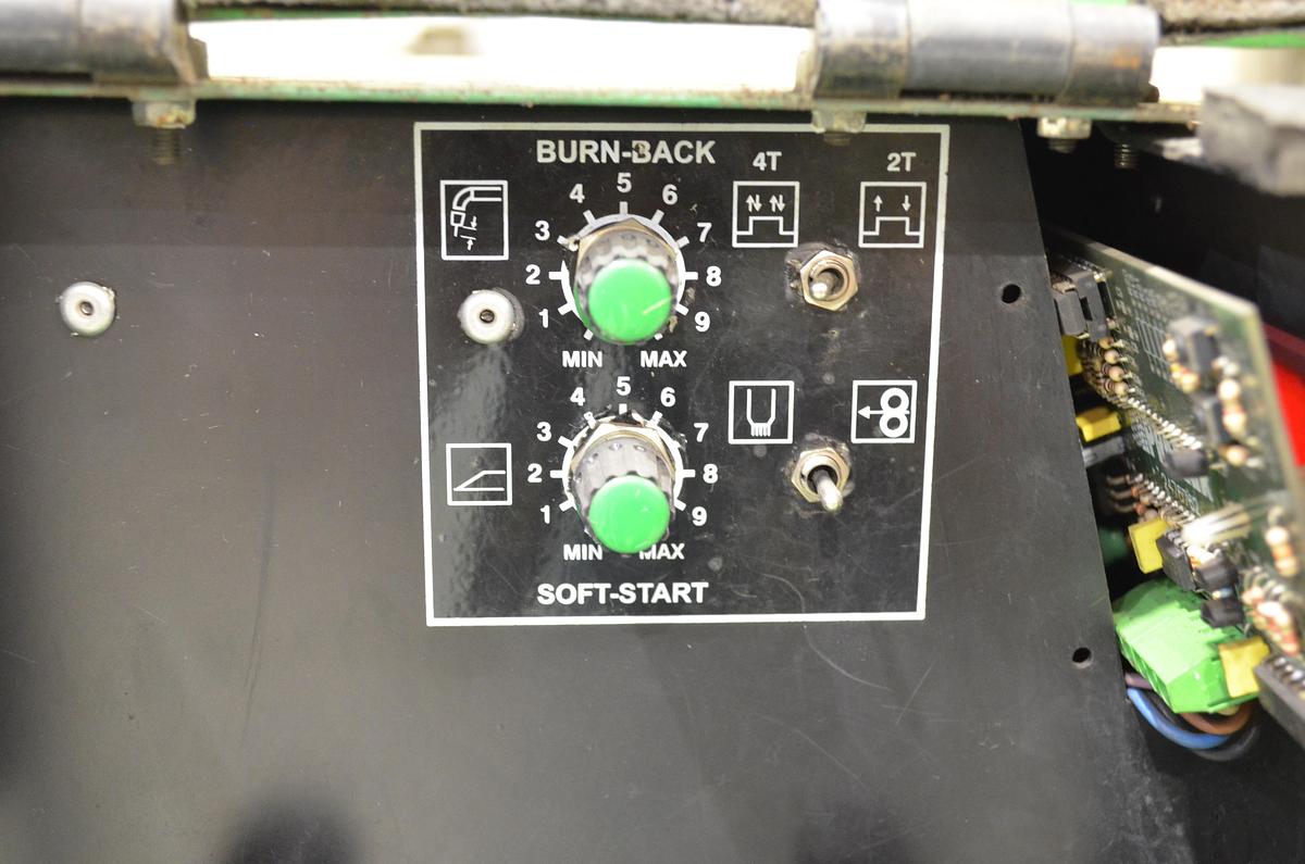 Usado Maquina soldar mig Praxair ACTUAL-406 con devanadera