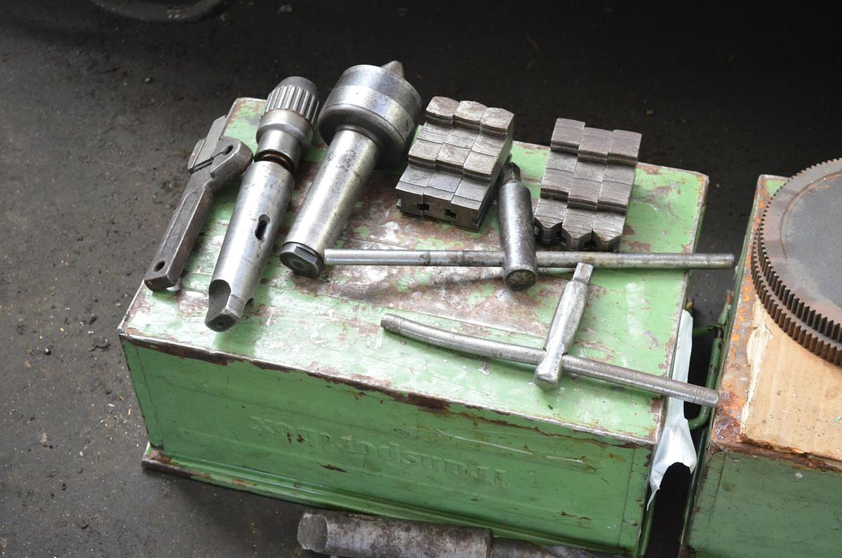 Usado Torno cumbre 60 1500mm e.p