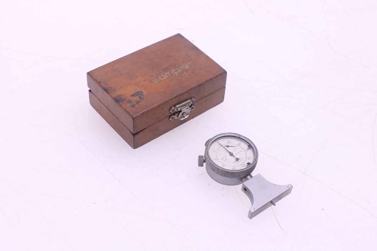 Usado Reloj Comparador de Profundidad COMPAC