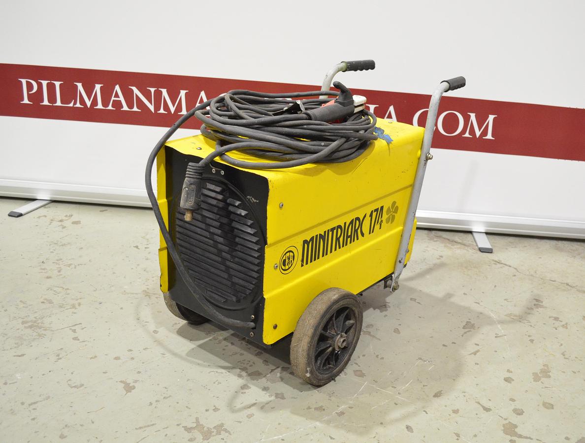 Usado Maquina soldar electrodos CEA MiniTriarc 174