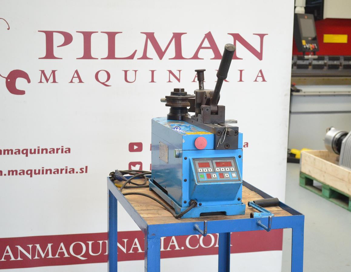 Usado Curvadora tubos CBC UNI 60 D