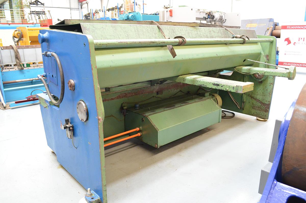 Usado Cizalla hidraulica pendular Ajial 3100x6mm