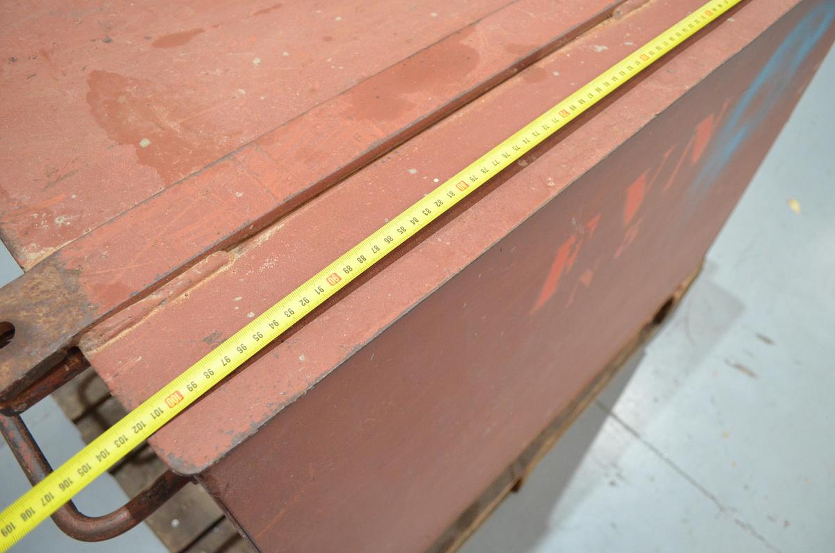 Usado Arcón metálico 1000x800x810mm rojo