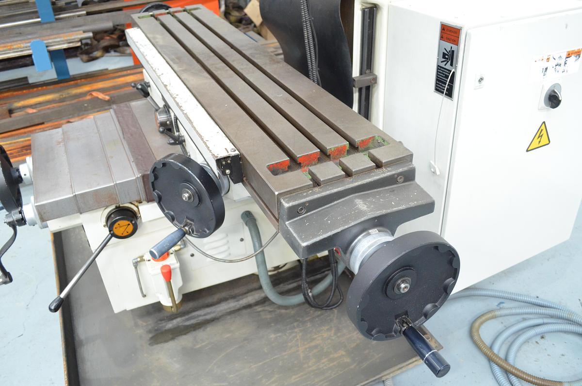 Usado Fresadora torreta LAGUN FTV-4 SP