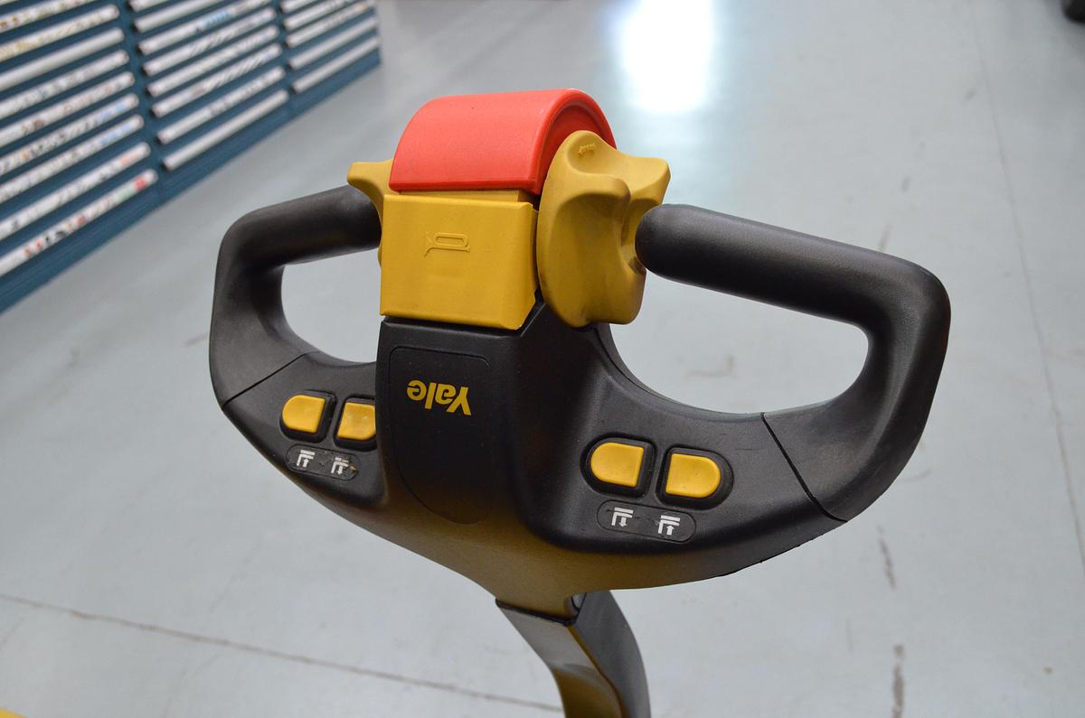 Usado Apilador eléctrico YALE MS 10-3220 - 1000kg