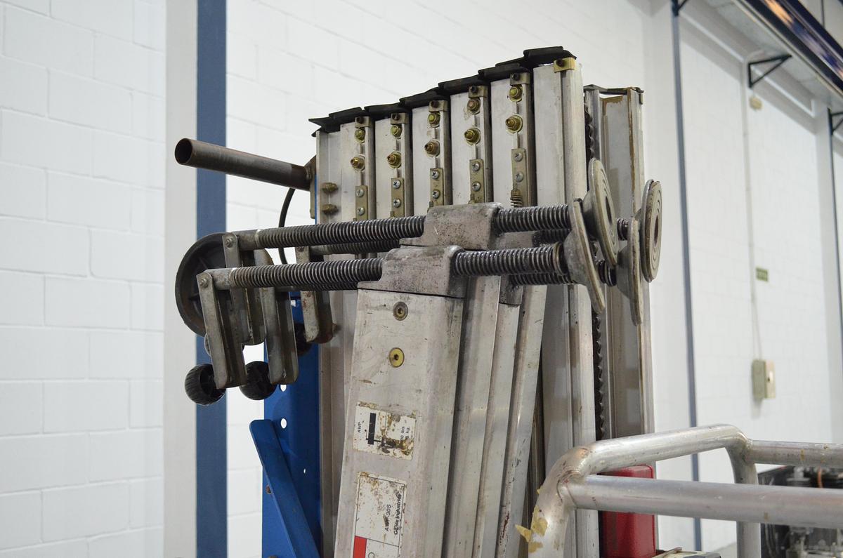 Usado Plataforma trabajo elevadora Genie AWP-30S