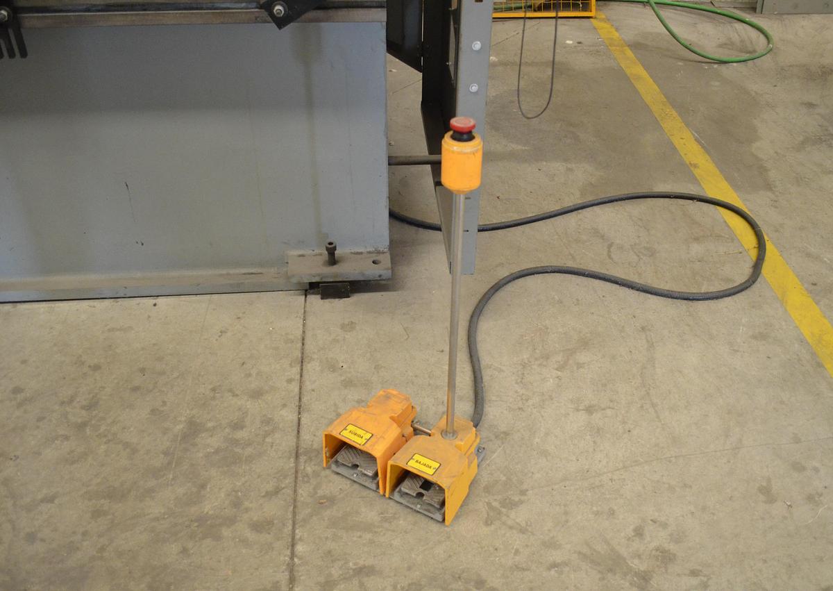 Usado Plegadora cnc Korpleg PCN3160 3100x160tn con cnc ESA S630