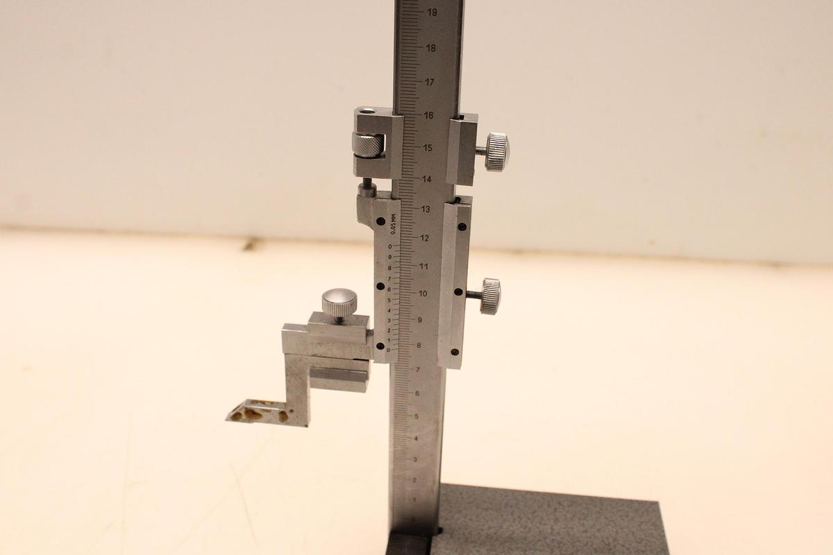 Usado Pie de Rey de Altura Verner LIMIT 300 mm