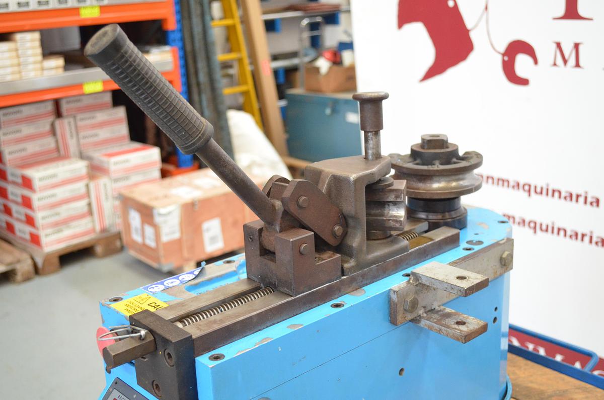 Usado Curvadora tubos CBC UNI 60 D