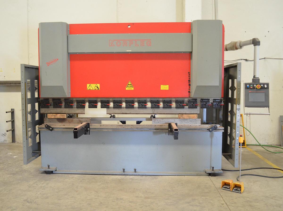 Usado Plegadora cnc Korpleg PCN3160 3100x160tn con cnc ESA S630