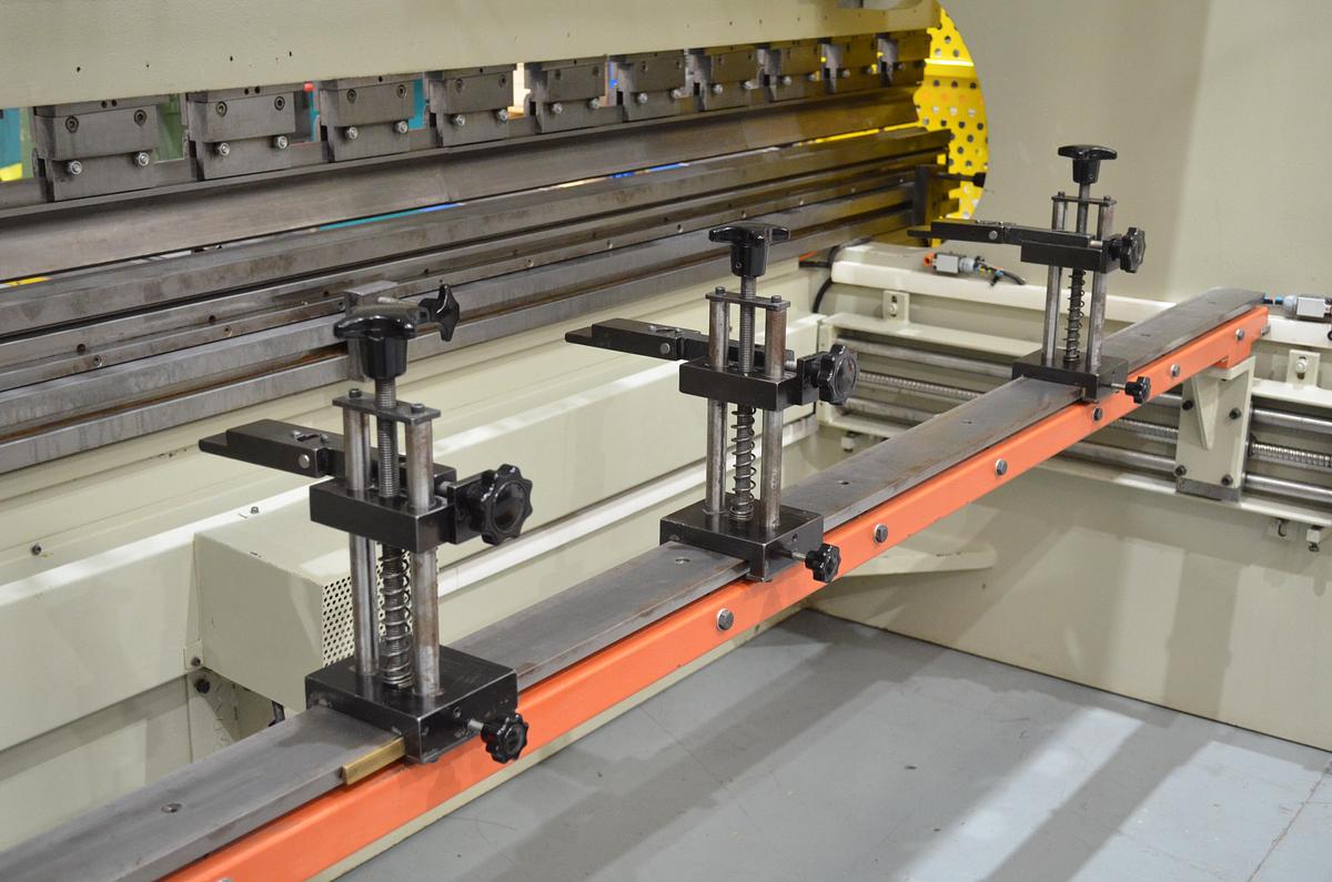 Usado Plegadora hidráulica Hidrogarne AP 4100x120tn