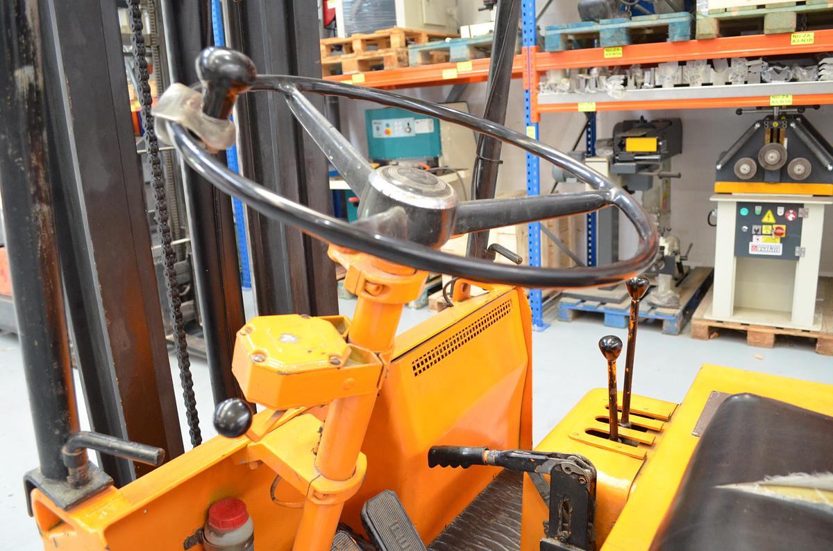 Usado Carretilla electrica FENWICK 1200kg JEP-105