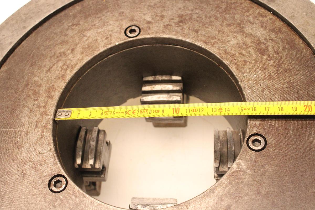 Usado Plato para Torno 4 Garras 350 mm