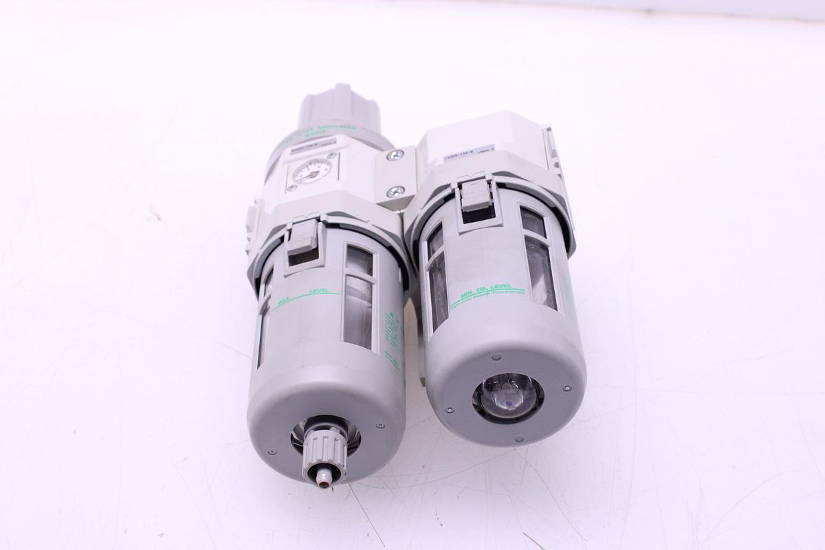 Usado Linea Filtro CKD W4000-15G-W + Lubricador L4000-15G-W