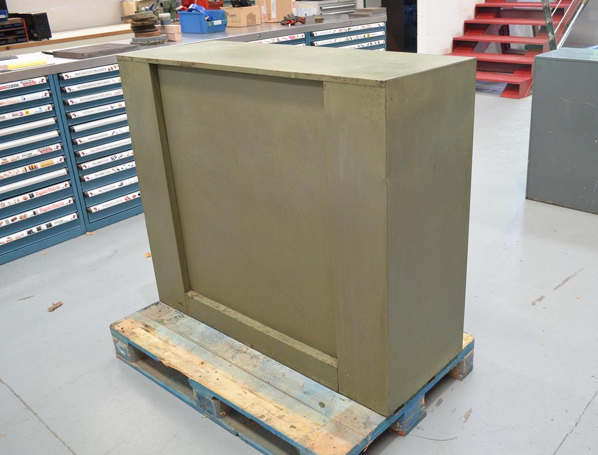 Usado Armario metálico con persiana 1200x450x1020(h)mm