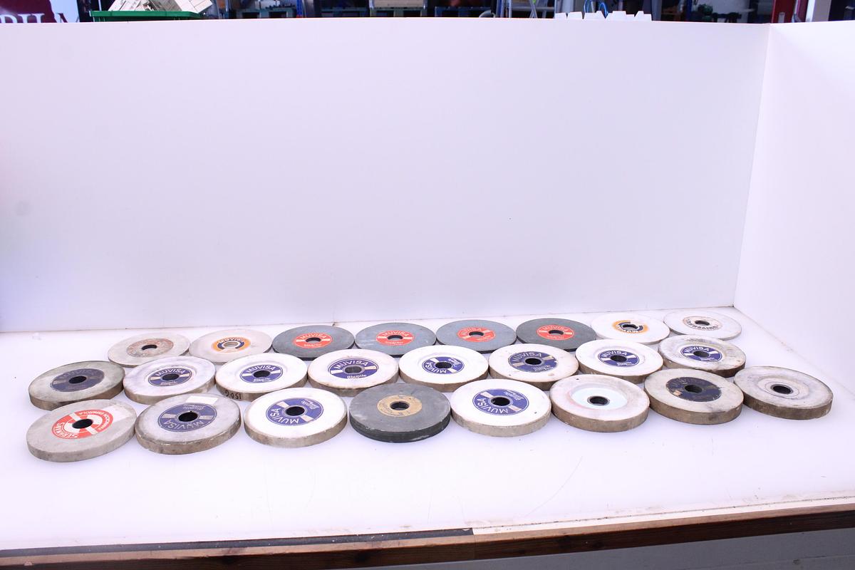 Usado Lote Muelas Rectificado 180mm - 24 Unidades