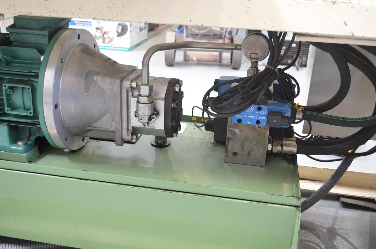 Usado Punzonadora Hidráulica Geka 80 S