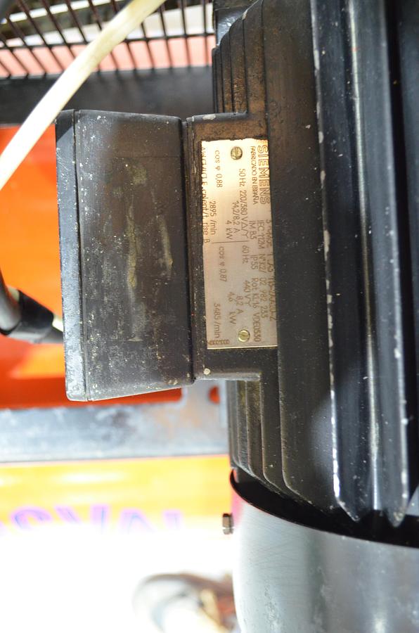 Usado Compresor pistón JOSVAL 5.5Hp 300L