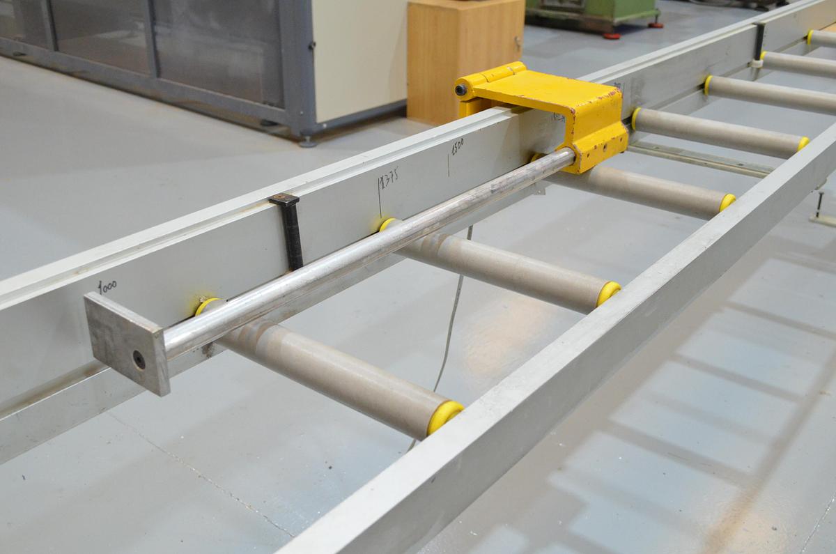 Usado Tope medidor Tronzadoras MG para aluminio con lector digital