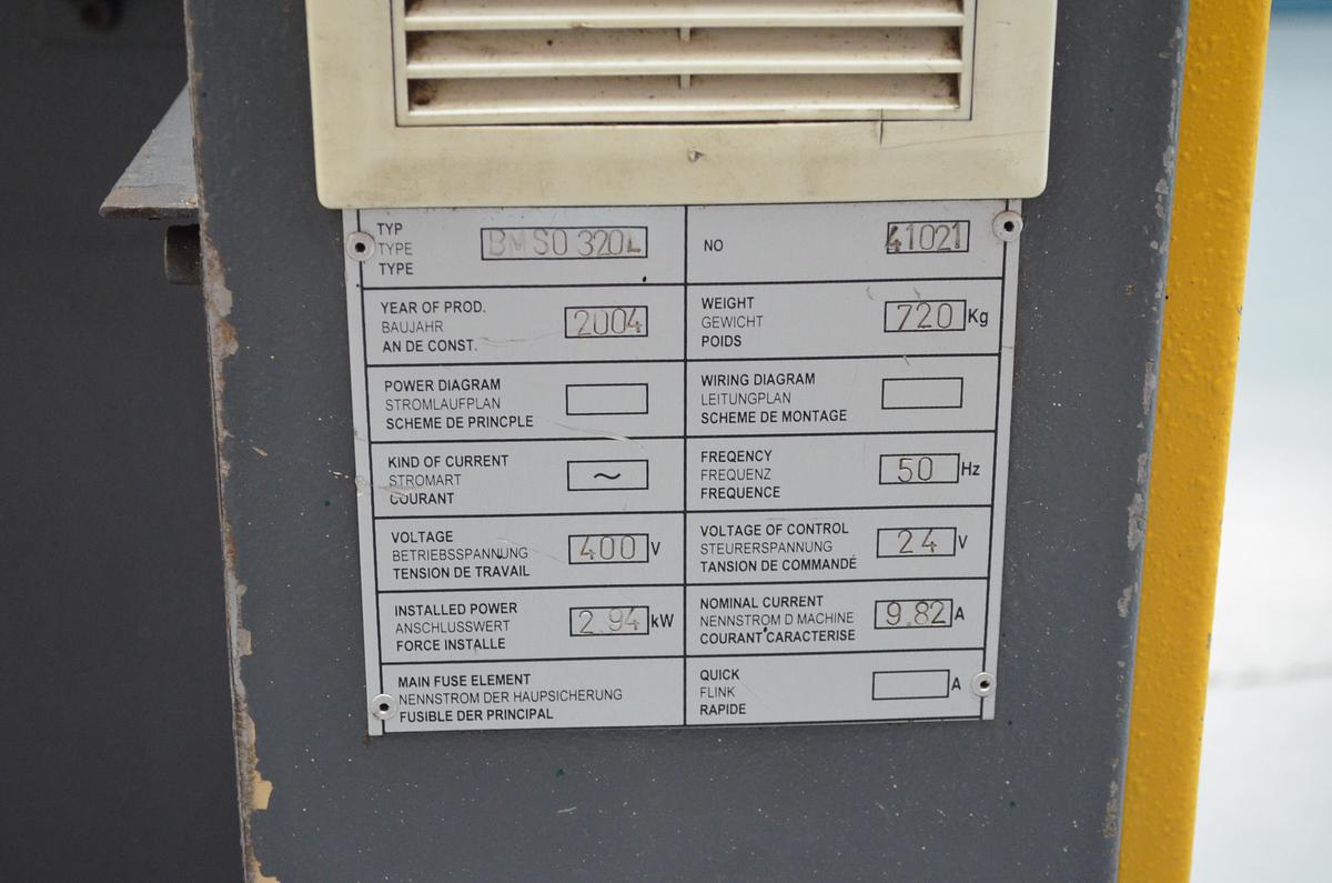 Usado Sierra cinta usada semi-automática MG BMSO 320L
