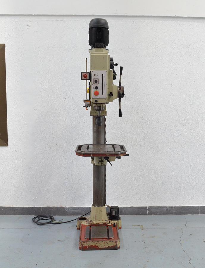 Usado Taladro columna Erlo TSAR-32 Año 96