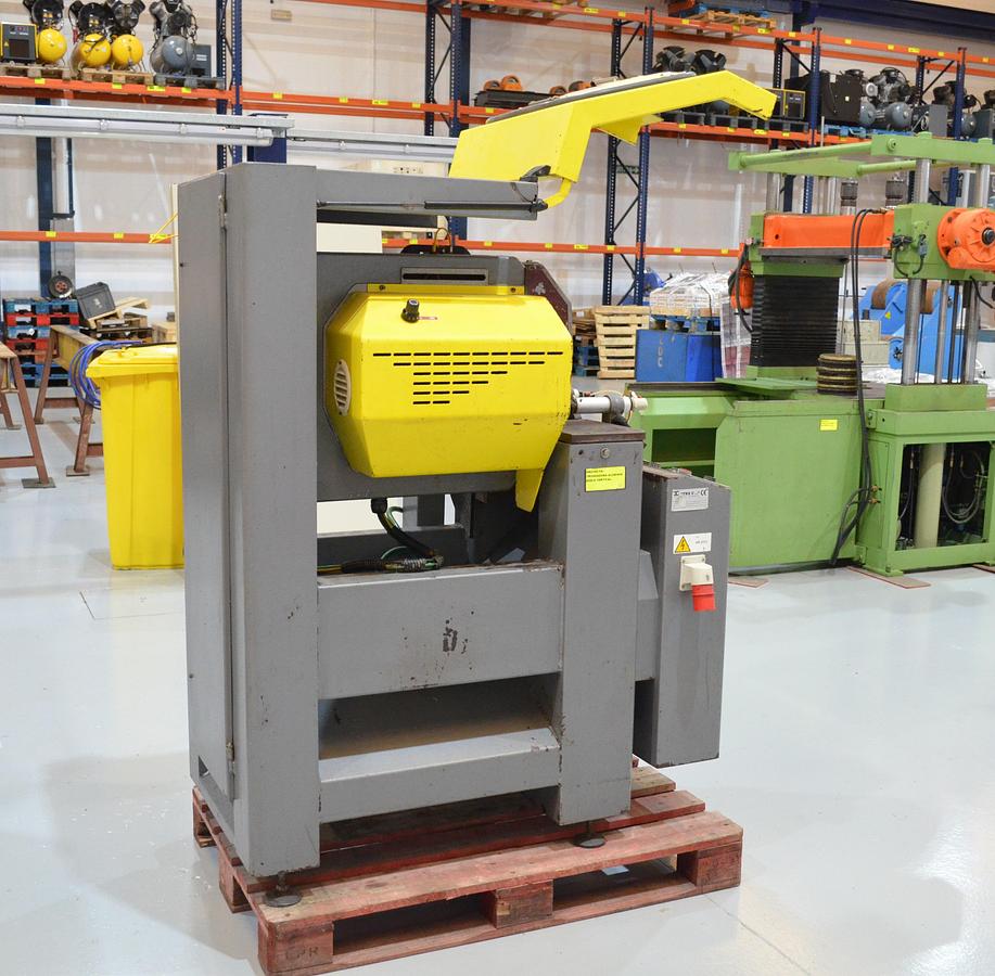 Usado Tronzadora frontal aluminio TRE C 3C modelo TA 450A