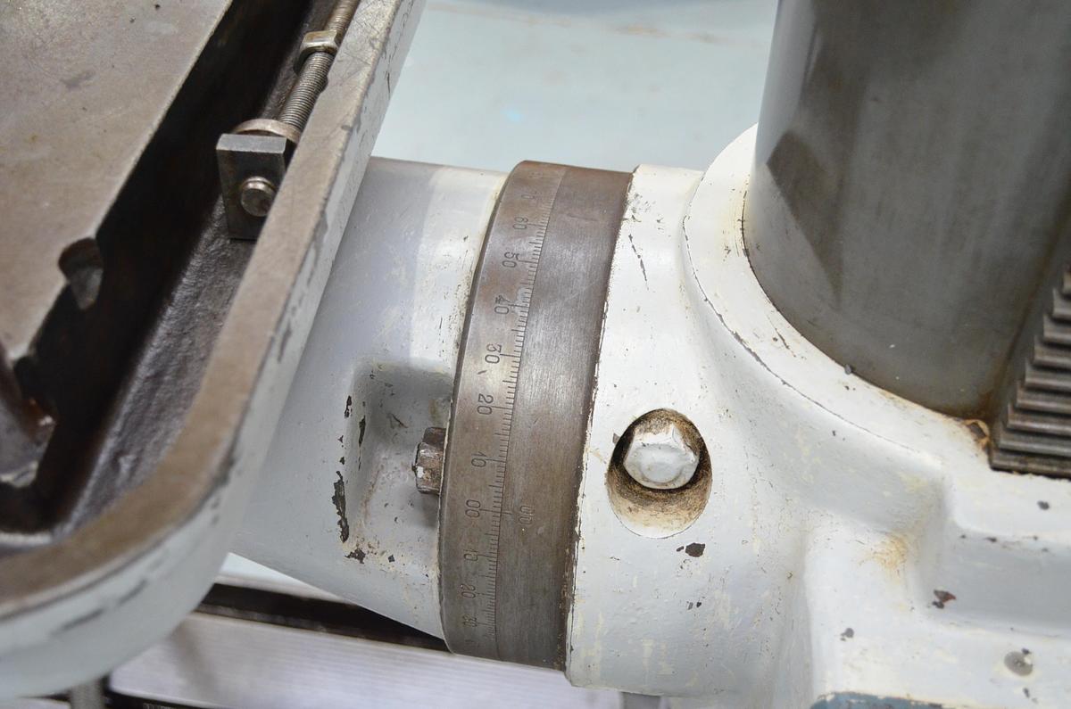 Usado Taladro columna Ibarmia 50-CA gris