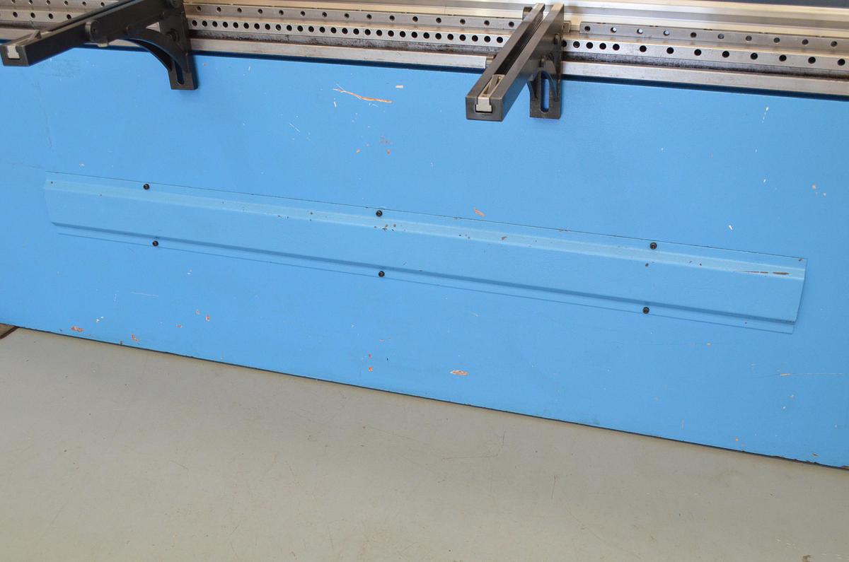 Usado Plegadora Ajial 3100x125tn cnc Cybelec 2023