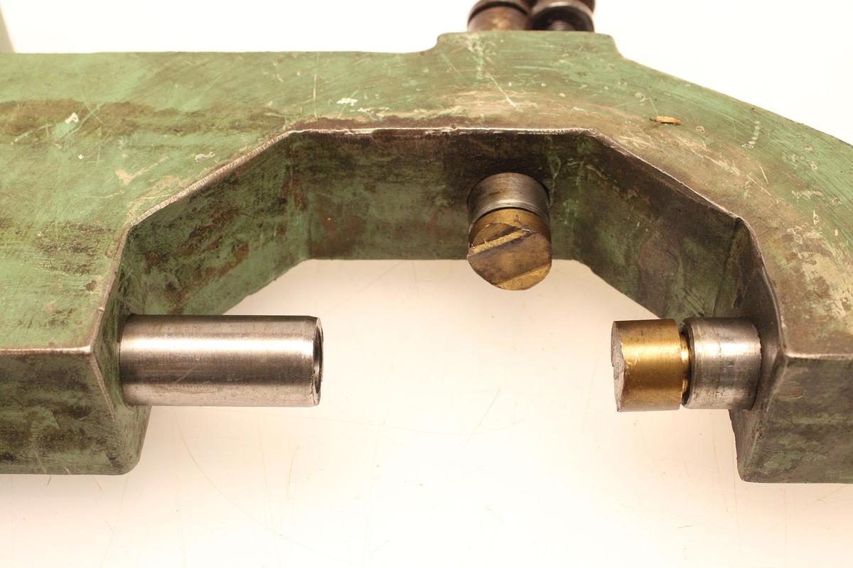 Usado Luneta Abierta para torno Pinacho L1-310