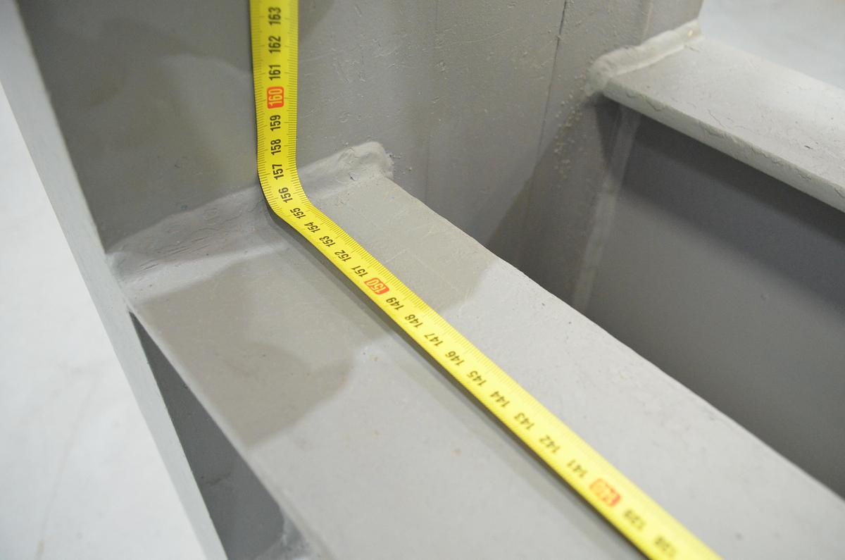 Usado Prensa casera 60tn luz 1560mm