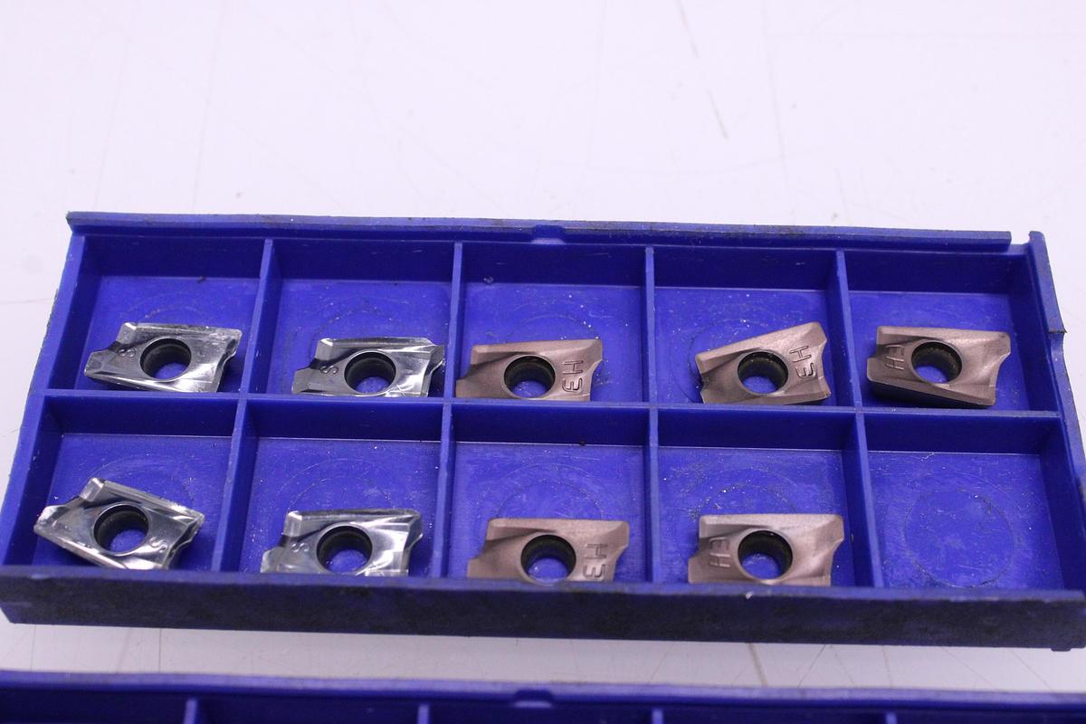 Usado Fresas Con Cono ISO 40 + Plaquitas de Widia AXET / AXMT170508