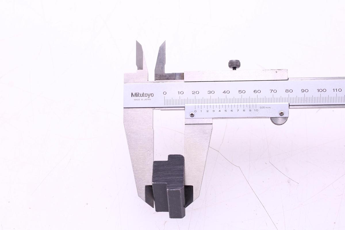 Usado Garras de Sujeción Ranura en T 18mm - 2 Unidades