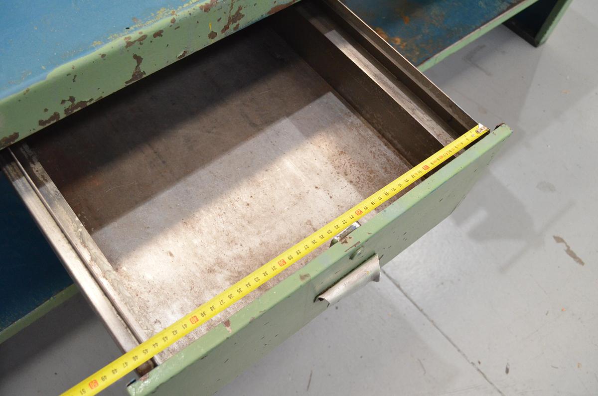 Usado Banco trabajo azul 2000mm con tornillo Forjado