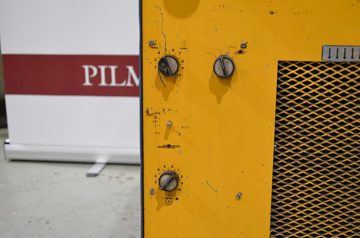 Usado Maquina soldar hilo KD GLC 359 B