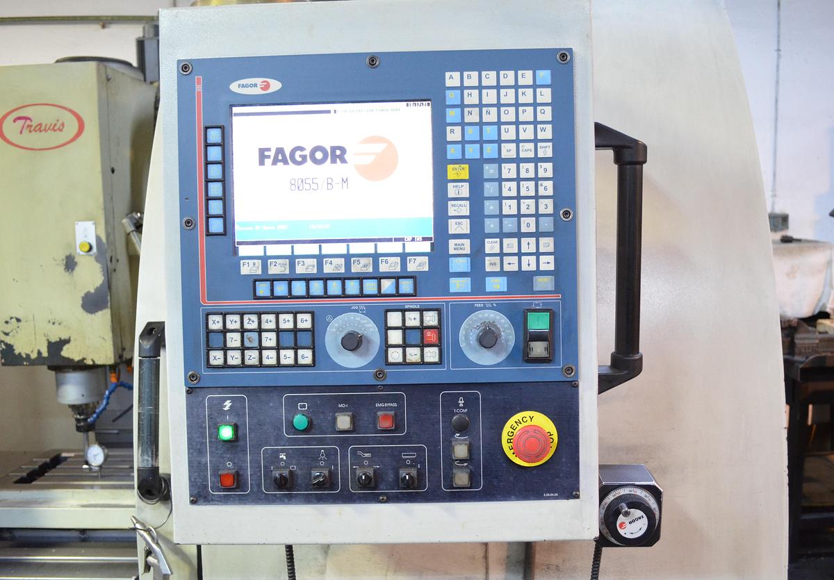 Usado Centro mecanizado Travis M800 2006 cnc Fagor 8055B-M