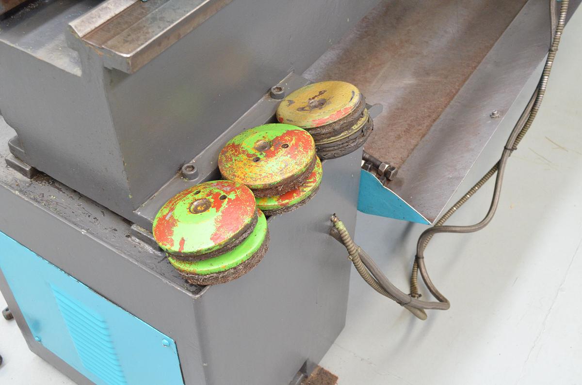 Usado Torno Pinacho L1-225 de 1650mm e.p. Azul