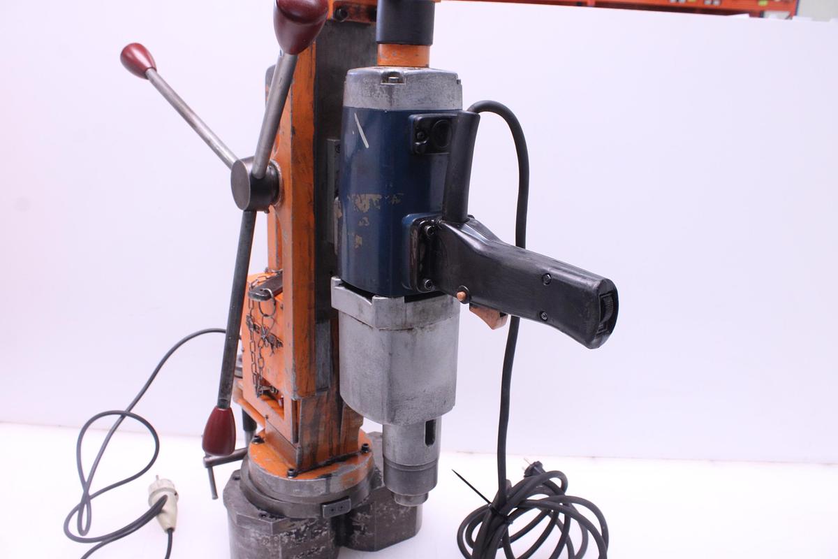 Usado Soporte Electromagnético SELTER ST-32R con Taladro AEG