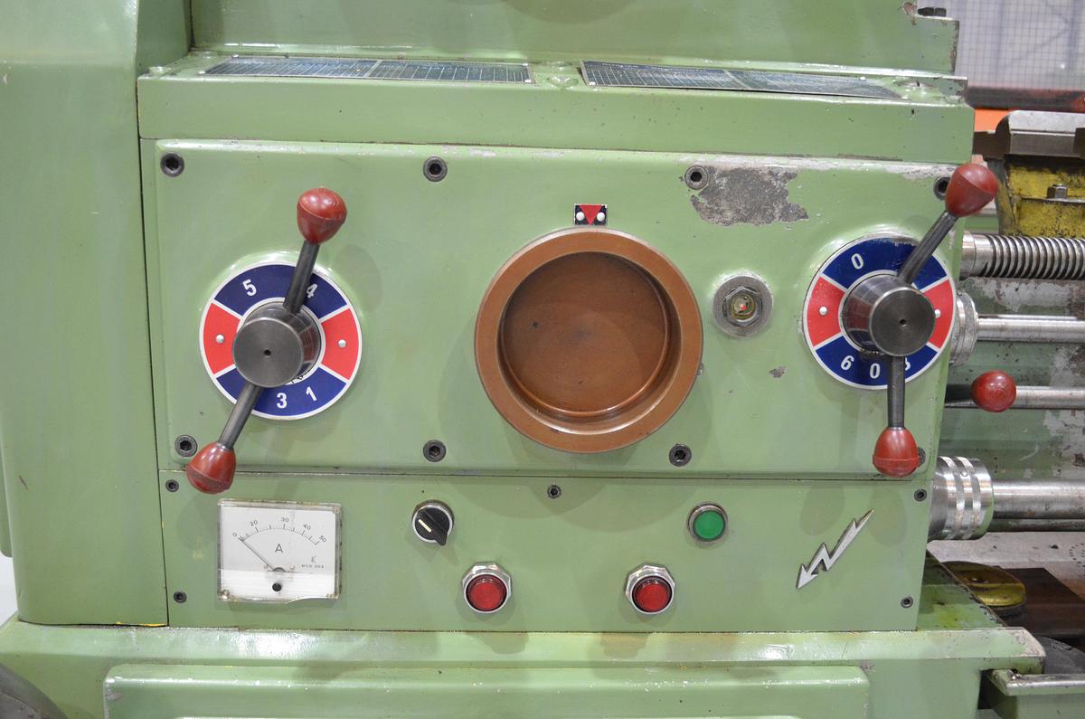 Usado Torno AP E-2 de 2.200mm e.p. con CE