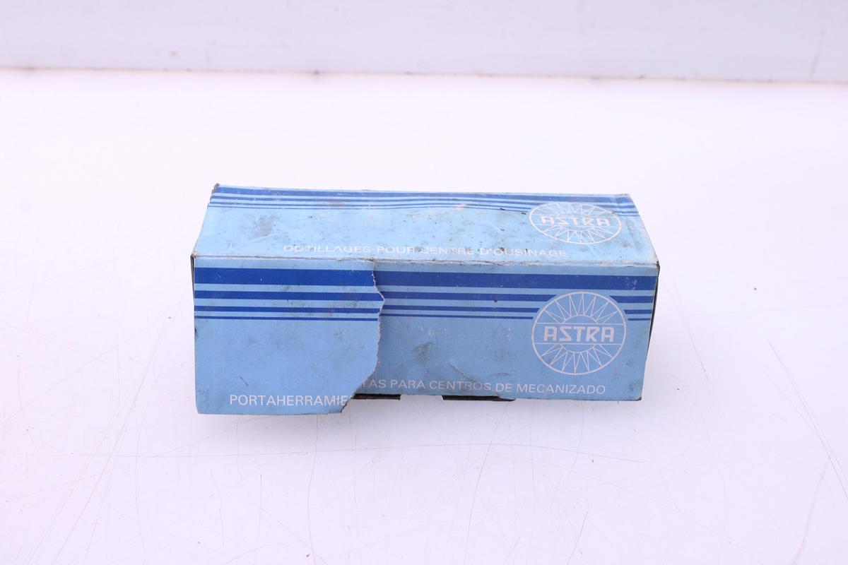 Usado Juego Completo Pinzas Resorte ER32 18 pcs + Cono ISO 40 ASTRA