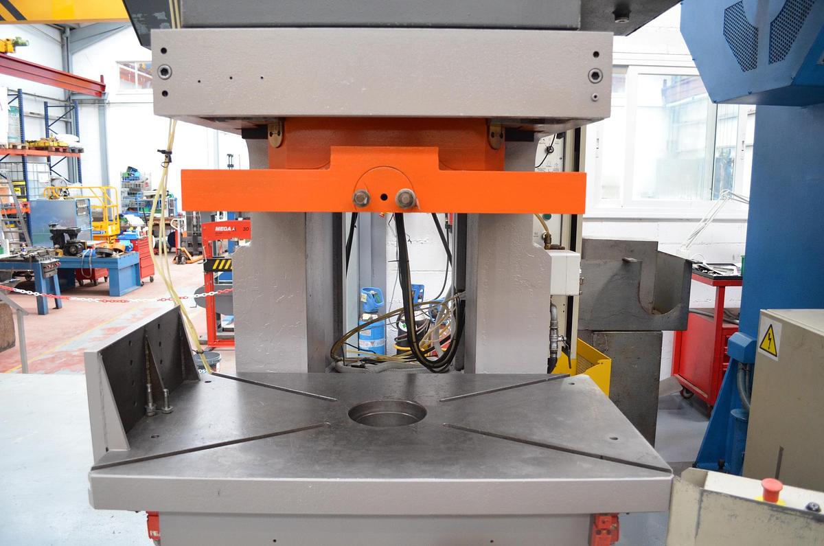 Usado Prensa excentrica PRESSIX 130CNR6 con tope