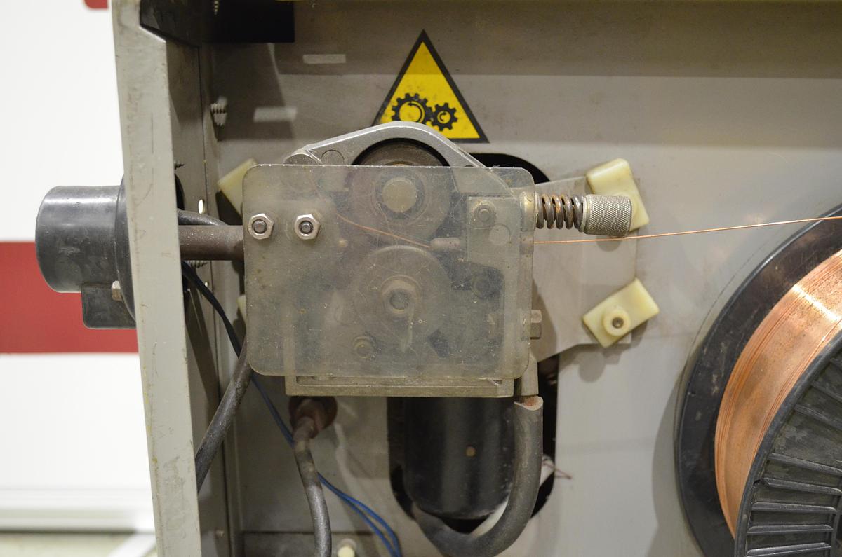 Usado Maquina soldar hilo usada CEA Maxi-Compact 300