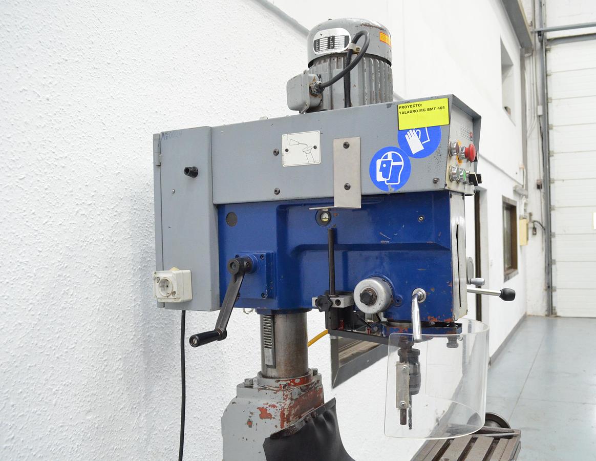 Usado Taladro sobremesa correas MG BMT 465 BT