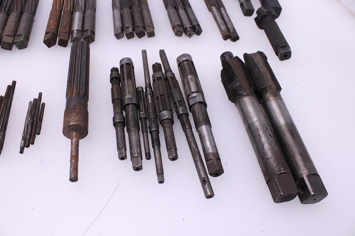 Usado Juego Escariadores y Machos de roscar con vástago cuadrado