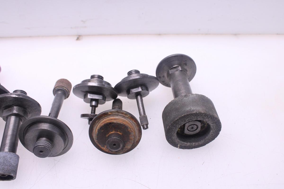 Usado Rectificadora con muelas para torno