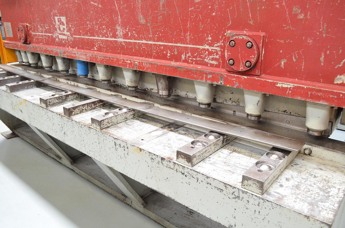 Usado Cizalla hidráulica Casanova VC-26 3100x20mm