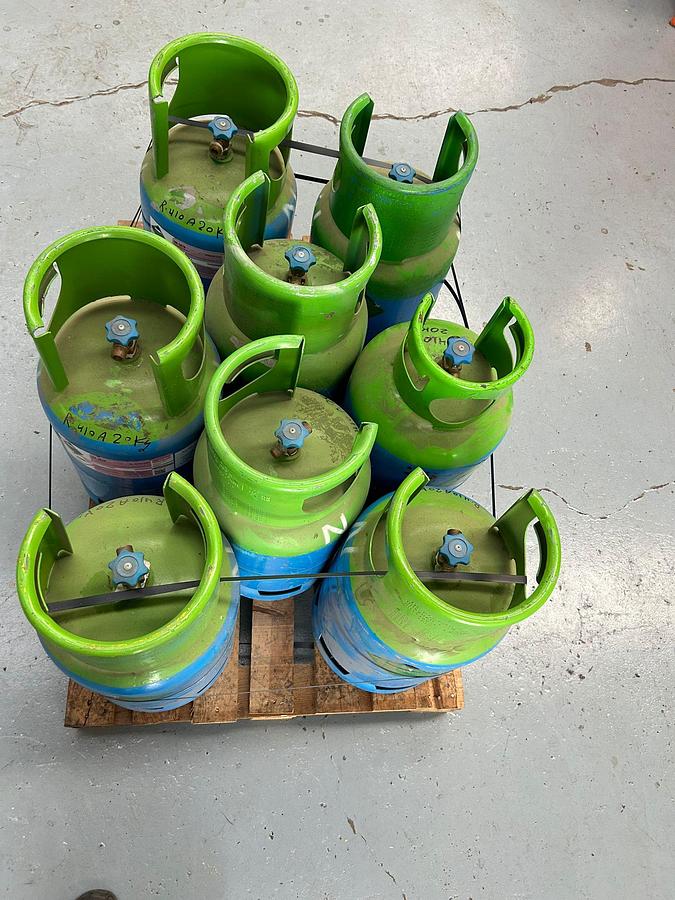 Usado 8 botellas vacías GAS R-410A