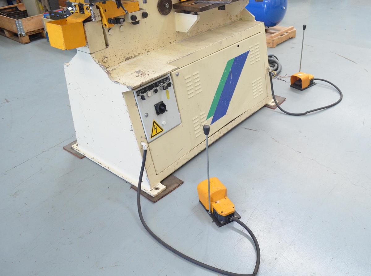 Usado Punzonadora Hidráulica Geka 80 S