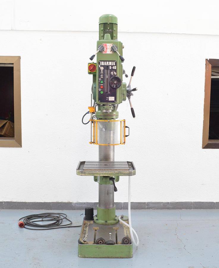 Usado Taladro columna Ibarmia B-40 engranajes